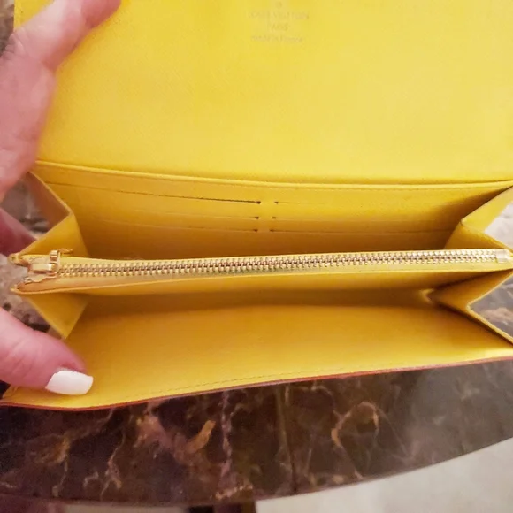 Louis Vuitton White Multicolor Murakami Continental Long Wallet Yellow Interior - Picture 8 of 16